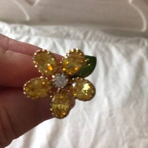 Juicy Couture Yellow flower ring